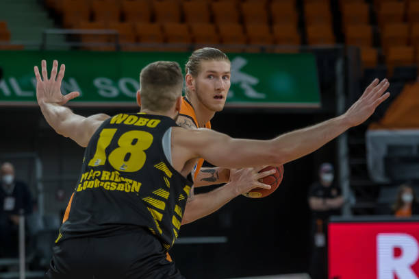 8次助攻 8次助攻